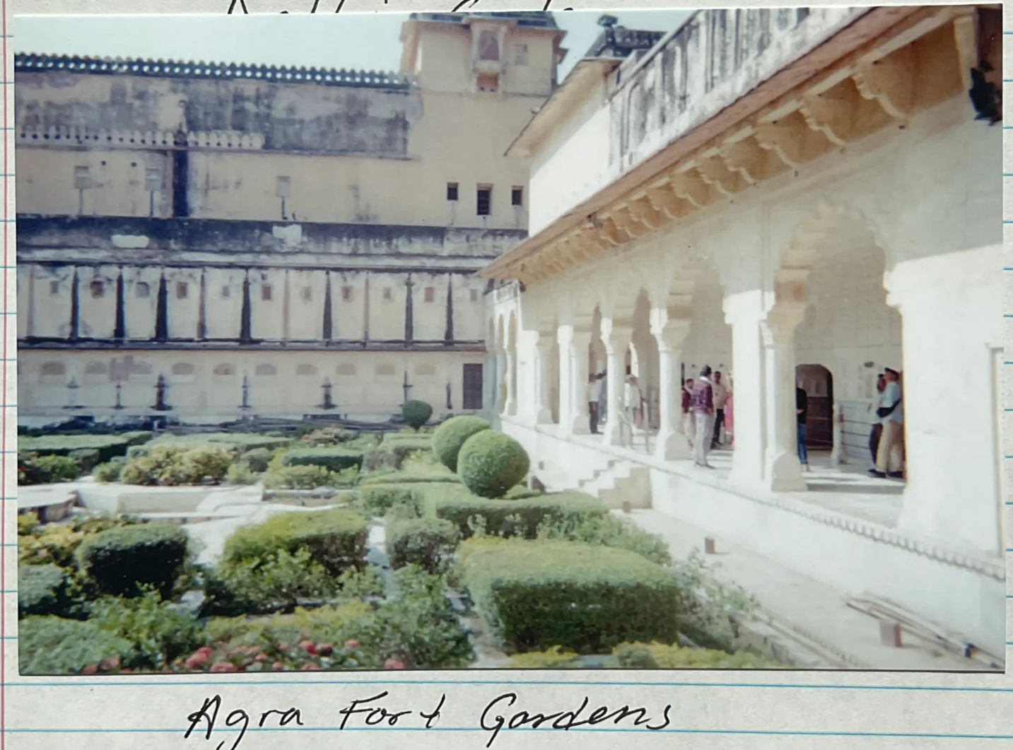 Agra fort gardens